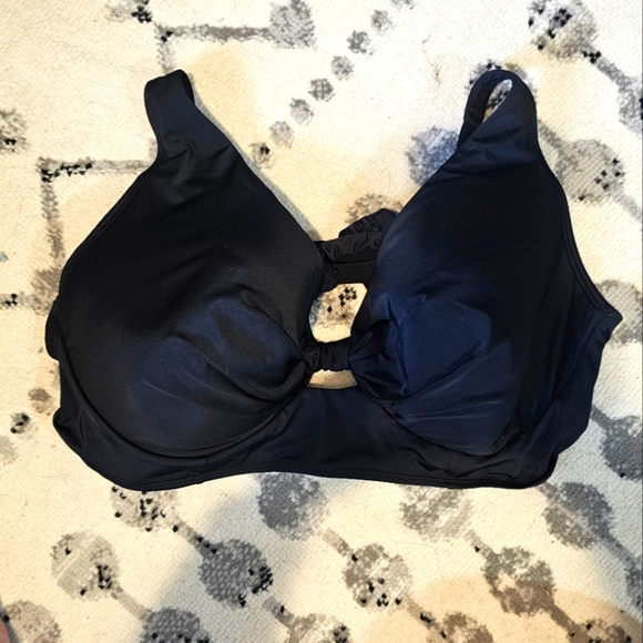 Cacique Other - Elegant Black Women's Swim Top